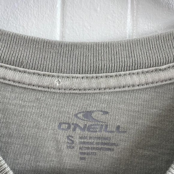 O’Neil “Be Kind, Be Human” Graphic Floral Tee Size Small/Medium - Picture 5 of 5